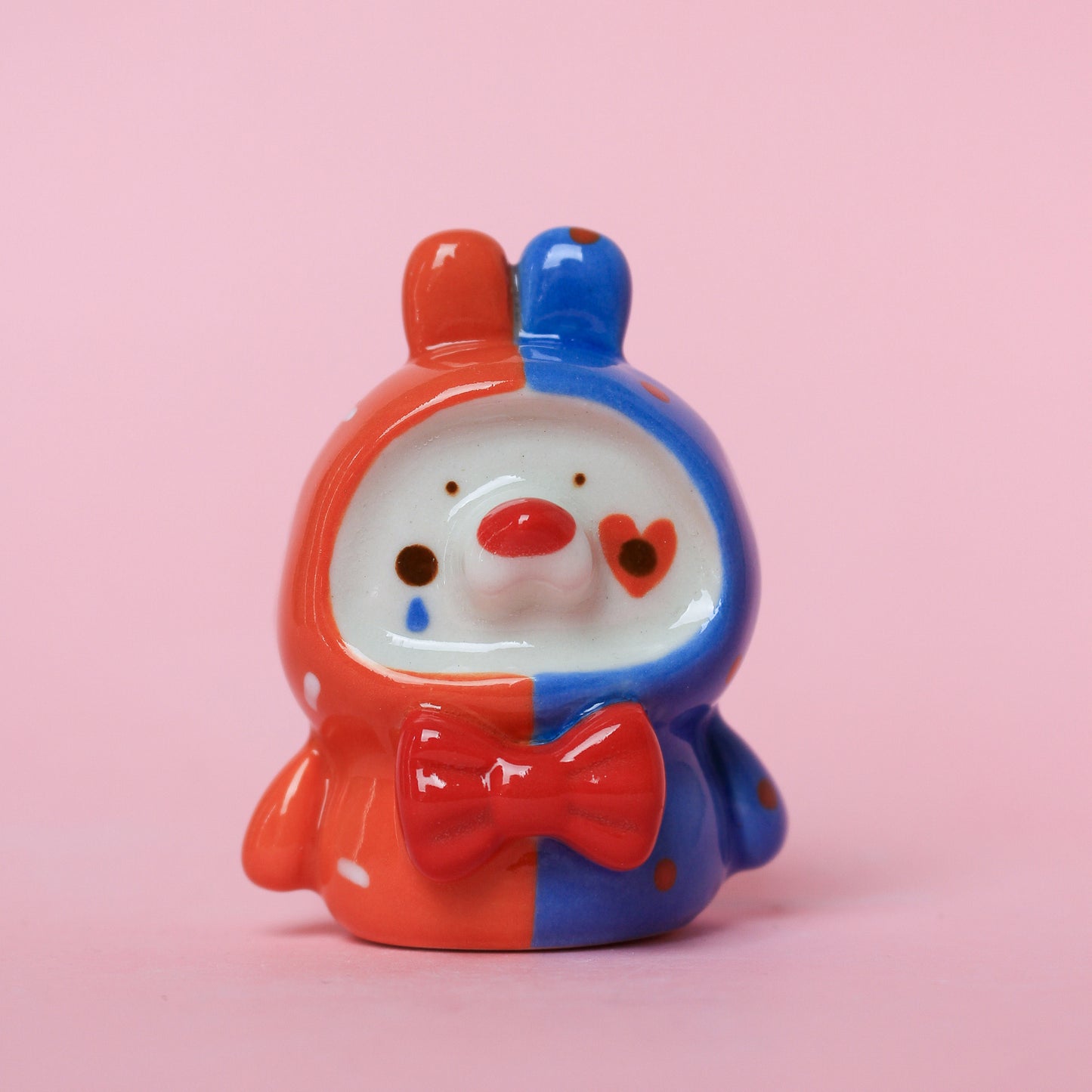 CLOWN BUNNY DESK MATE