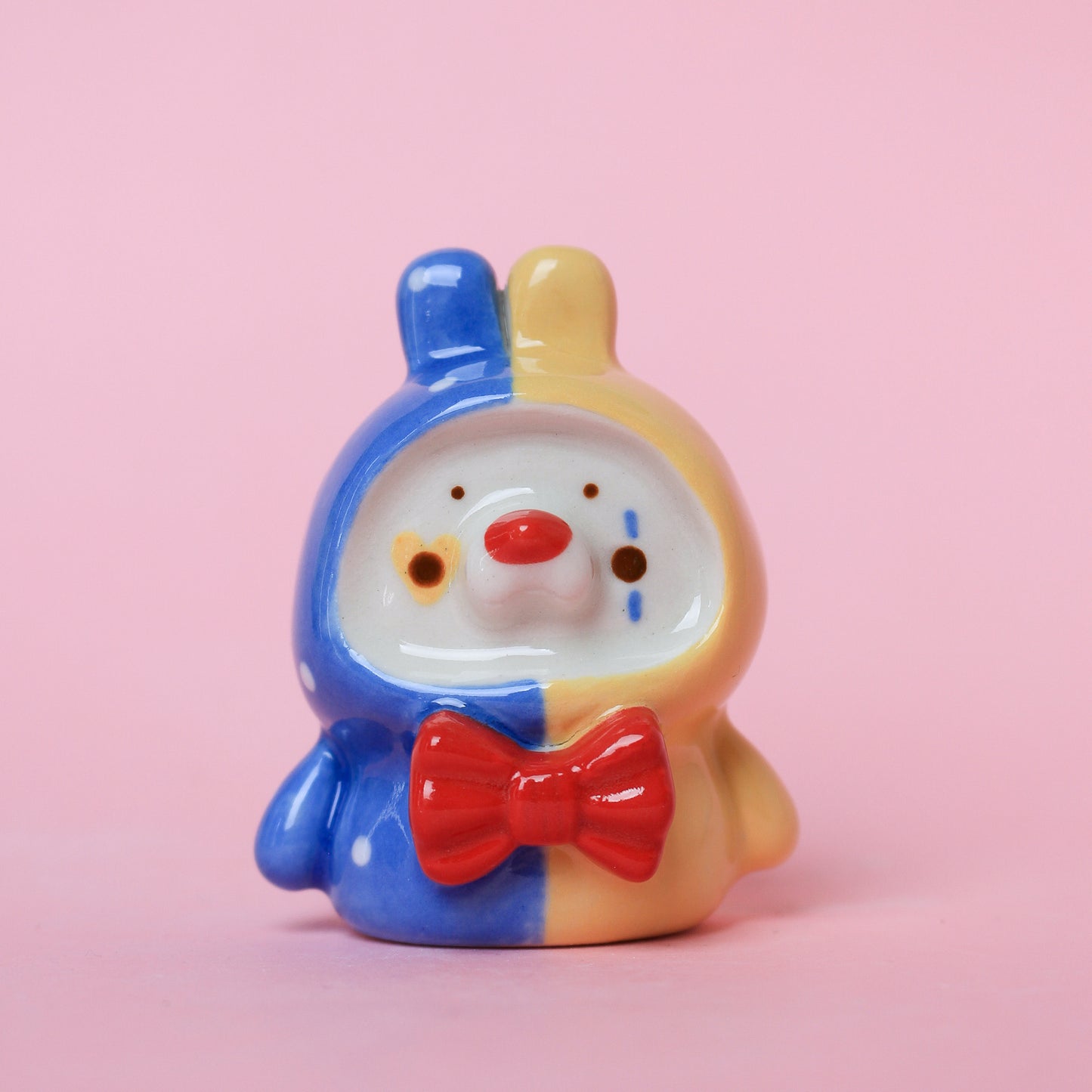 CLOWN BUNNY DESK MATE