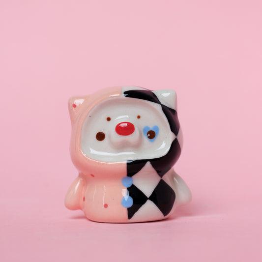 CLOWN KITTY DESK MATE