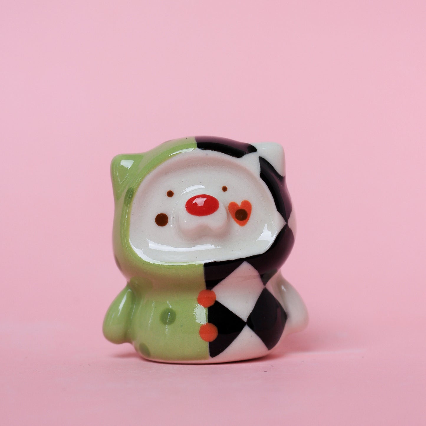 CLOWN KITTY DESK MATE