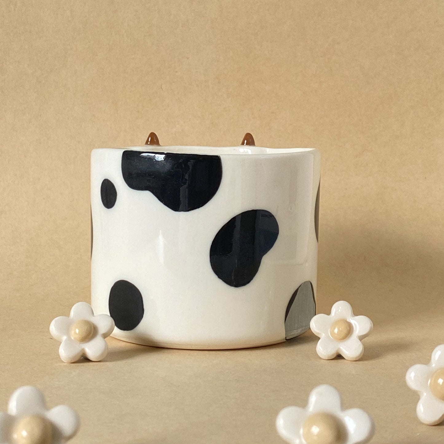 BLACK BOF - COW PLANTER WITH DRAINAGE HOLE (seconds)